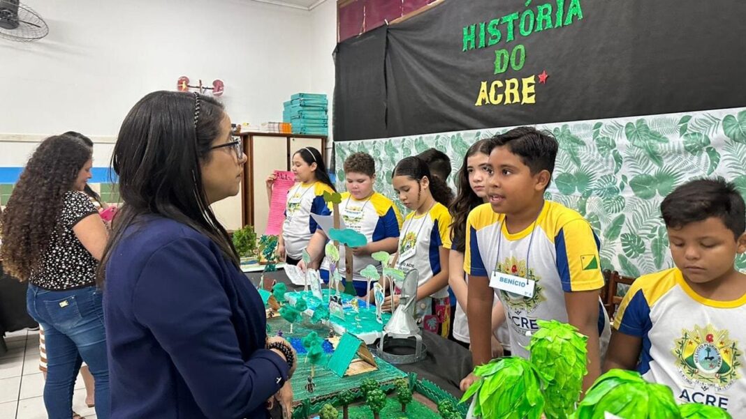 alunos-e-professores-da-escola-joao-paulo-i-realizam-a-feira-‘explorando-o-conhecimento’