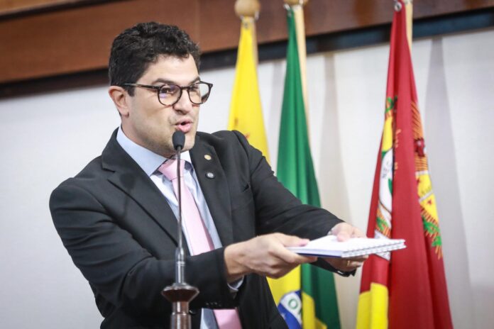 eduardo-ribeiro-alerta-sobre-restricoes-para-musicos-locais-devido-a-nova-portaria-de-seguranca eduardo-ribeiro-alerta-sobre-restricoes-para-musicos-locais-devido-a-nova-portaria-de-seguranca