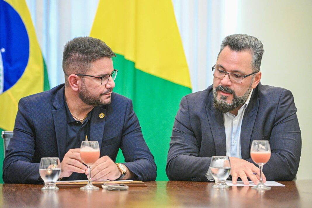 governador-gladson-cameli-recebe-da-bancada-federal-caderno-de-projetos-de-emendas-parlamentares-para-2025