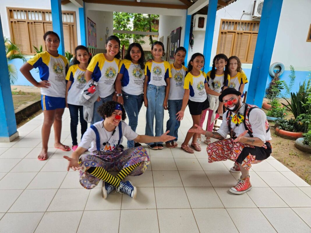 multiarte-da-educacao-leva-cultura-e-diversao-aos-alunos-da-escola-joao-paulo-ii