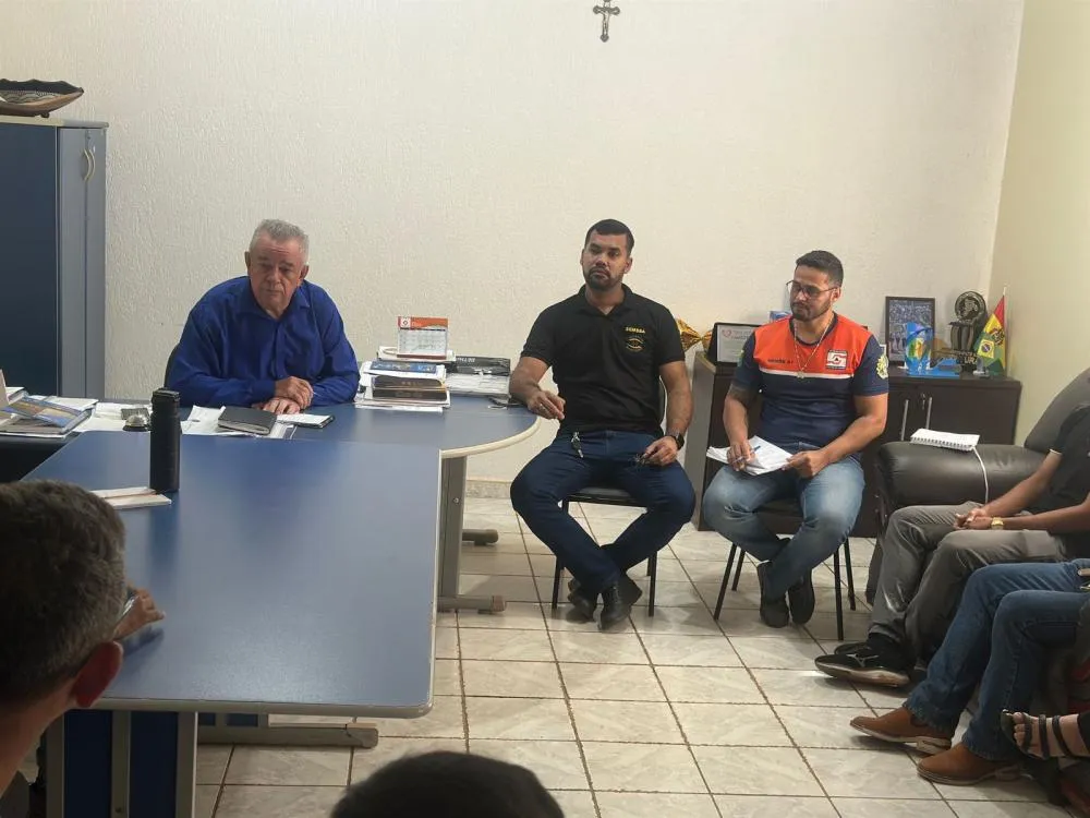 prefeitura-de-placido-de-castro-e-defesa-civil-realizam-reuniao-para-tratar-das-acoes-de-prevencao-e-combate-as-enchentes