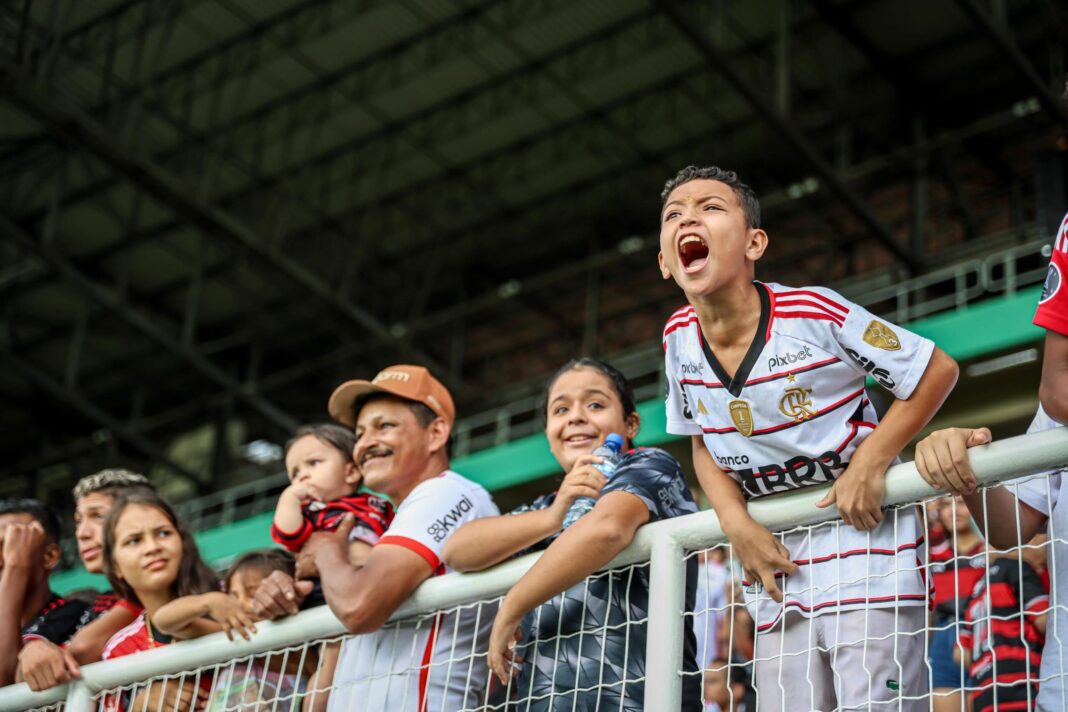 “superou-minhas-expectativas“,-comenta-torcedor-apos-jogo-na-reinauguracao-do-estadio-arena-da-floresta