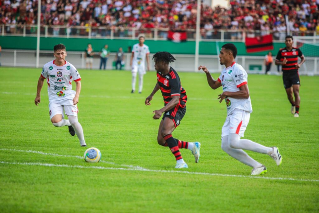 flamengo-ganha-do-santa-cruz-do-acre-em-jogo-de-reinauguracao-do-arena-da-floresta