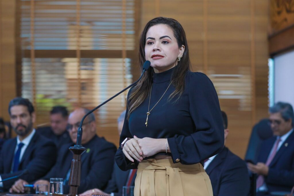 Deputada Michelle Melo cobra valorização efetiva dos delegados durante sessão solene na Aleac – Cidade AC News deputada-michelle-melo-cobra-valorizacao-efetiva-dos-delegados-durante-sessao-solene-na-aleac