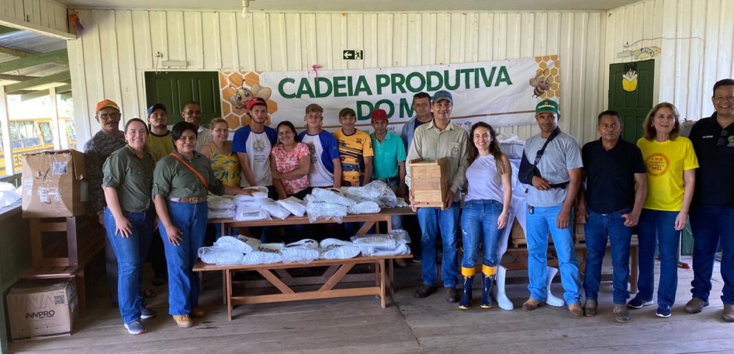 programa-rem-acre-e-seagri-entregam-equipamentos-para-produtores-do-mel-do-alto-acre