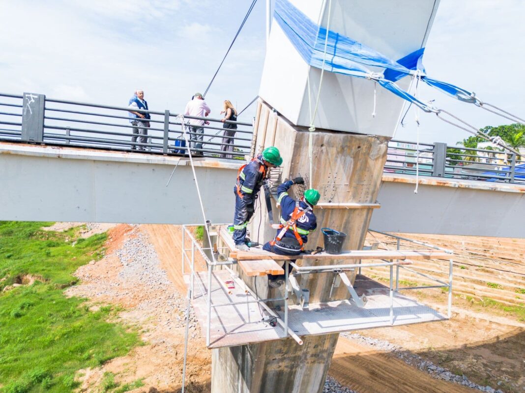 deracre-trabalha-em-obras-de-recuperacao-estrutural-da-passarela-joaquim-macedo-em-rio-branco