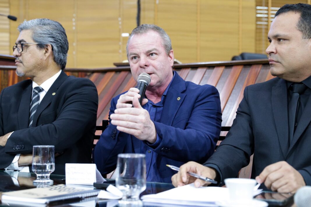 pedro-longo-propoe-pacto-para-enfrentar-deficit-previdenciario-no-acre