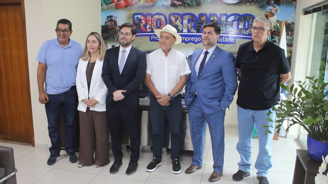 prefeito-de-rio-branco-recebe-visita-tecnica-do-mpe/ac-sobre-o-1001-dignidades