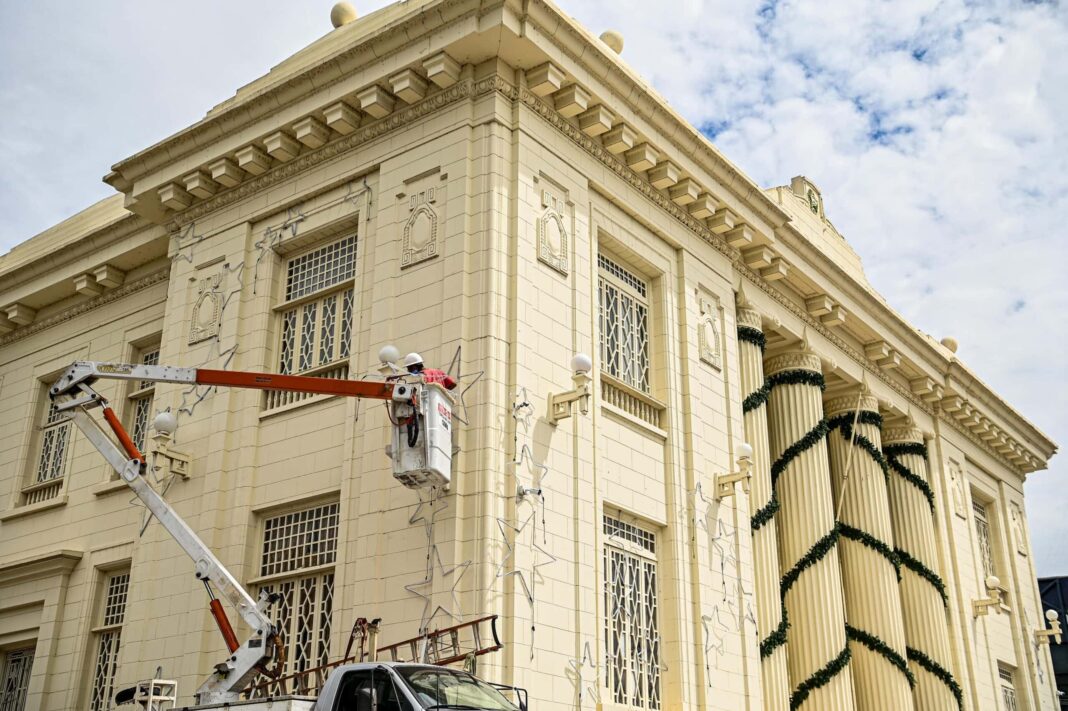 governo-realiza-ultimos-preparativos-para-inaugurar-iluminacao-natalina-em-rio-branco