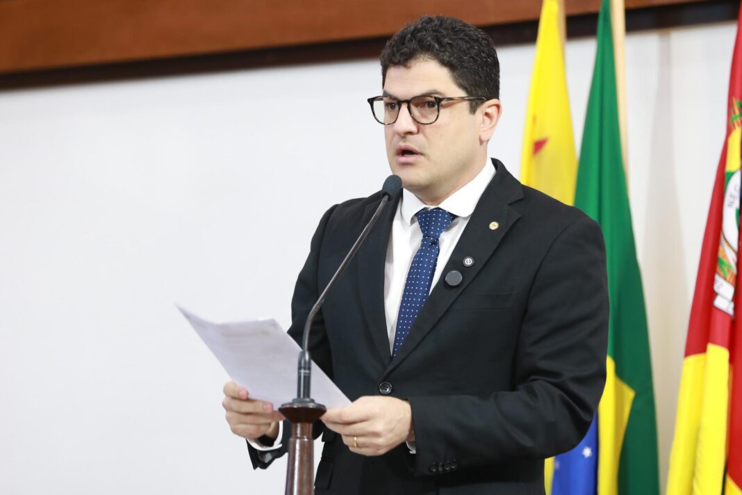 eduardo-ribeiro-propoe-pagamento-de-fianca-via-pix-no-acre