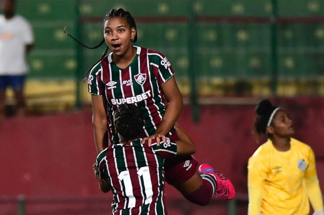 fluminense-vence-santos-e-decide-copinha-feminina-contra-o-inter-no-pacaembu