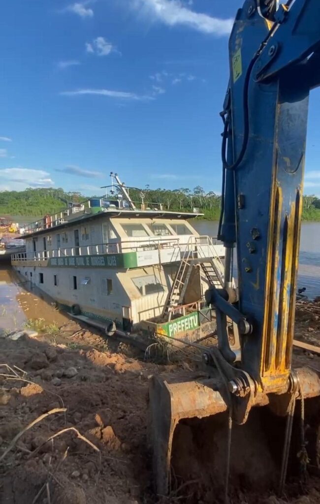 governo-do-acre-realiza-operacao-de-resgate-de-unidade-basica-de-saude-fluvial-no-rio-jurua