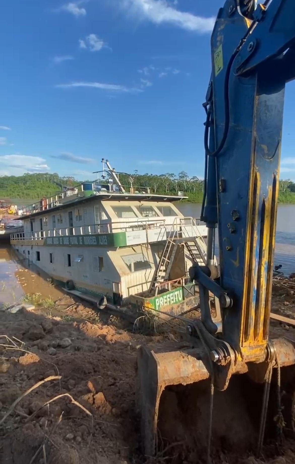 governo-do-acre-realiza-operacao-de-resgate-de-unidade-basica-de-saude-fluvial-no-rio-jurua