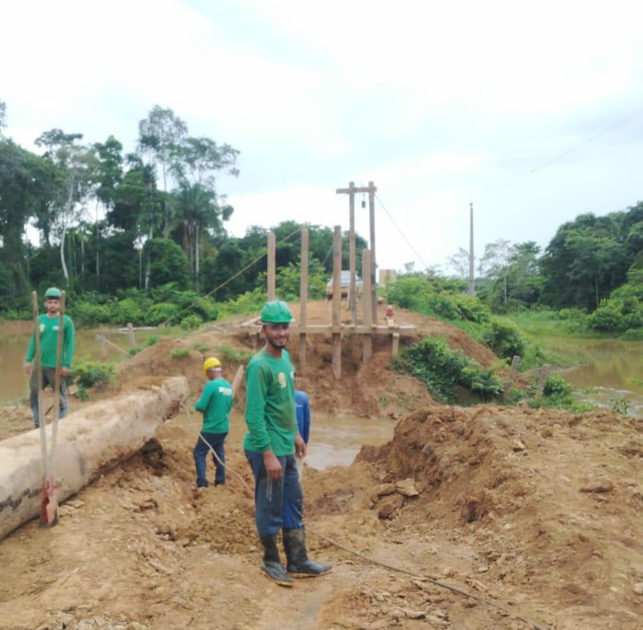 em-placido-de-castro,-construcao-de-ponte-sobre-o-igarape-miterrari-melhora-acesso-e-escoamento-no-ramal-do-mucura