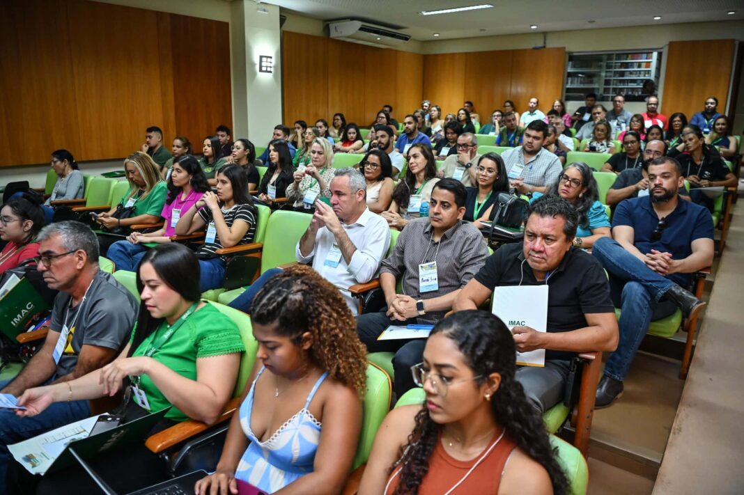 com-foco-nos-recursos-hidricos-e-seguranca-de-barragens,-governo-realiza-simposio-aberto-a-profissionais-da-sociedade-civil