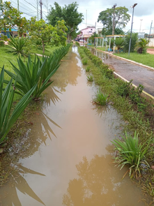 prefeitura-age-rapido-e-realiza-servico-emergencial-em-desobstrucao-de-bueiro