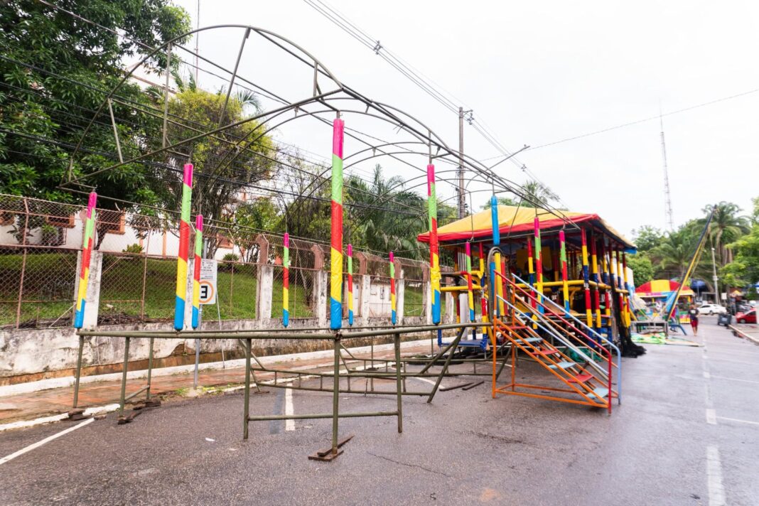governo-finaliza-preparativos-para-a-feira-natalina-proximo-ao-palacio-rio-branco