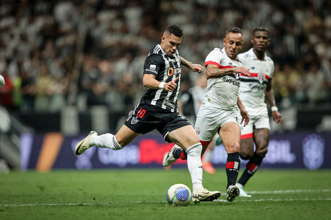 palmeiras-negocia-a-contratacao-de-paulinho,-do-atletico-mineiro