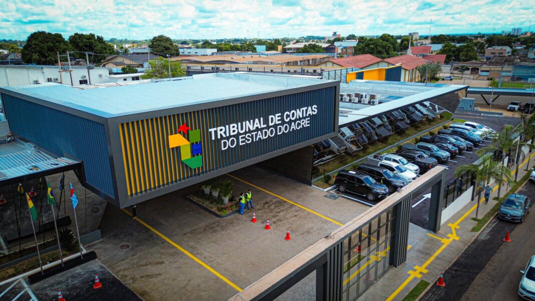 governador-gladson-cameli-participa-da-cerimonia-de-entrega-da-reforma-do-tribunal-de-contas-do-estado