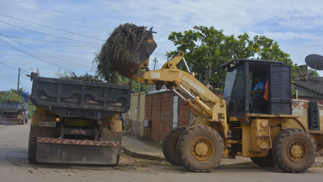 prefeitura-de-rio-branco-realiza-megaoperacao-de-limpeza-na-cidade-do-povo