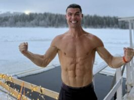 cristiano-ronaldo-entra-em-piscina-congelante-so-de-cueca-e-fisico-impressiona