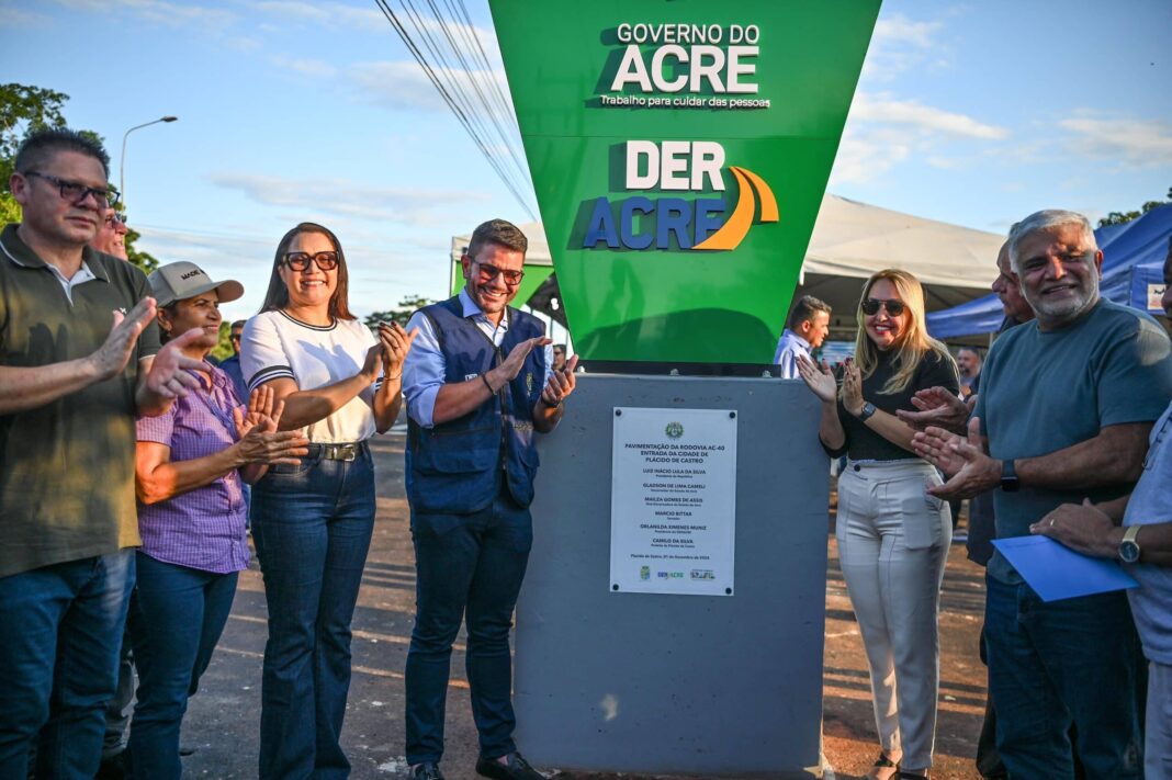 em-placido-de-castro,-governo-entrega-obra-de-pavimentacao-e-adequacao-da-rodovia-ac-40