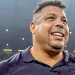 Ronaldo avalia abrir mão de dívida para apoiar vaquinha da torcida do Corinthians