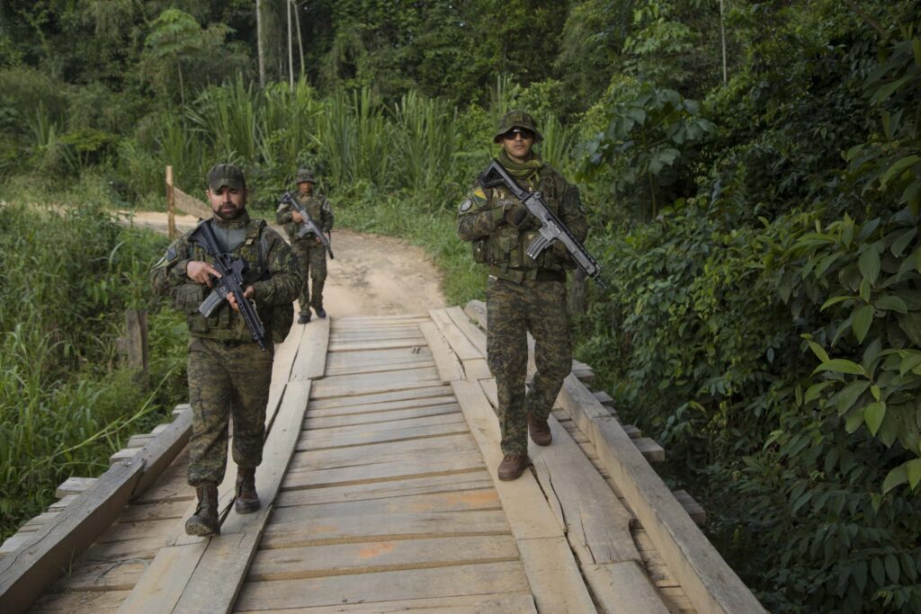 Gefron apreende 7kg de cocaína em tanque de moto que saiu de Brasiléia