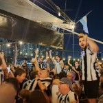 Botafoguenses “invadem” bar na Argentina e festejam vitória sobre o Palmeiras