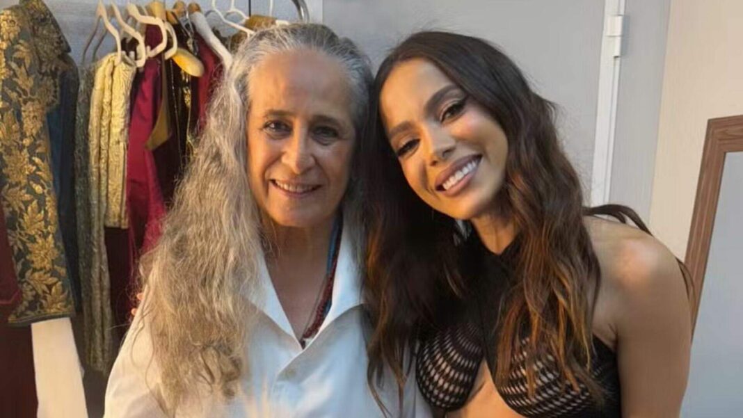 anitta-e-maria-bethania-se-encontram-em-camarim-do-‘show-da-virada’-e-posam-juntas