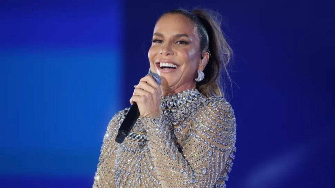 ivete-sangalo-aparece-de-surpresa-em-bar-na-bahia-e-agita-publico-presente