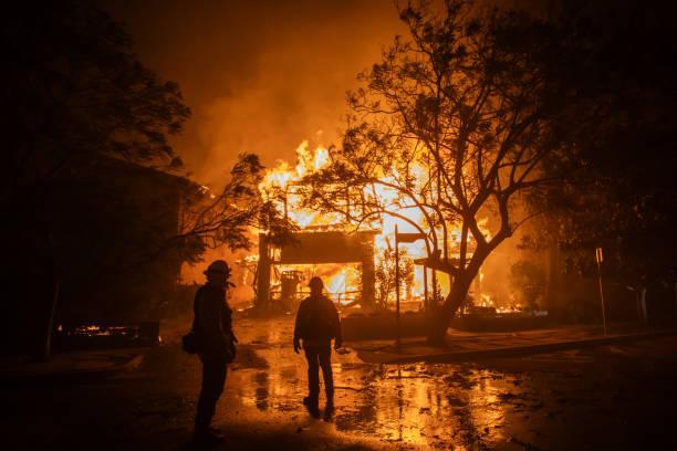 incendio-em-los-angeles:-veja-imagens-de-satelites-da-destruicao-causada-pelo-fogo