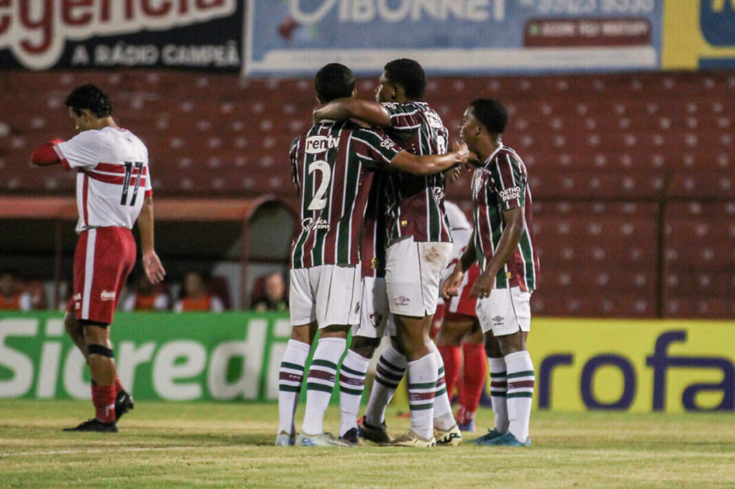 fluminense-passa-facil-pelo-crb-e-garante-classificacao-na-copinha