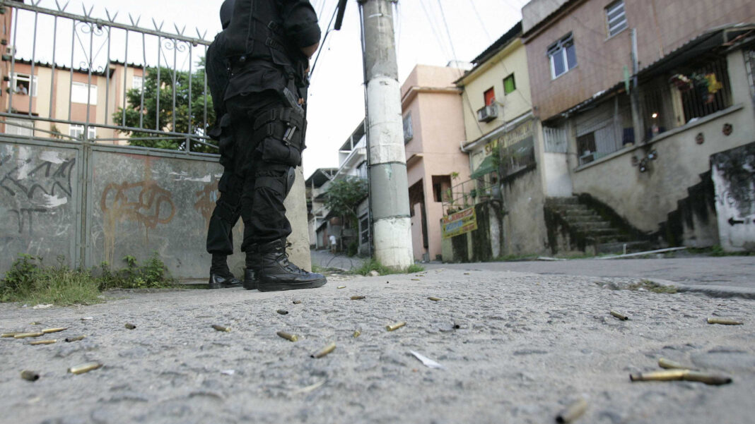 homem-e-morto-a-caminho-da-igreja-em-area-disputada-por-trafico-e-milicia-no-rj