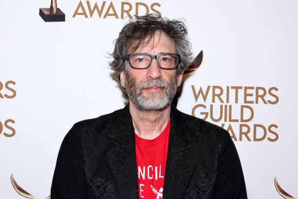 neil-gaiman,-criador-de-sandman,-responde-a-acusacoes-de-abuso-sexual