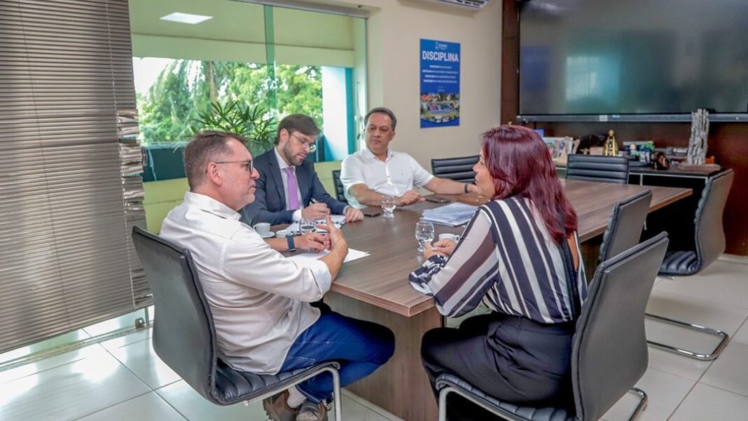 chefe-da-procuradoria-geral-do-estado-realiza-visita-de-cortesia-ao-prefeito-em-exercicio-de-rio-branco