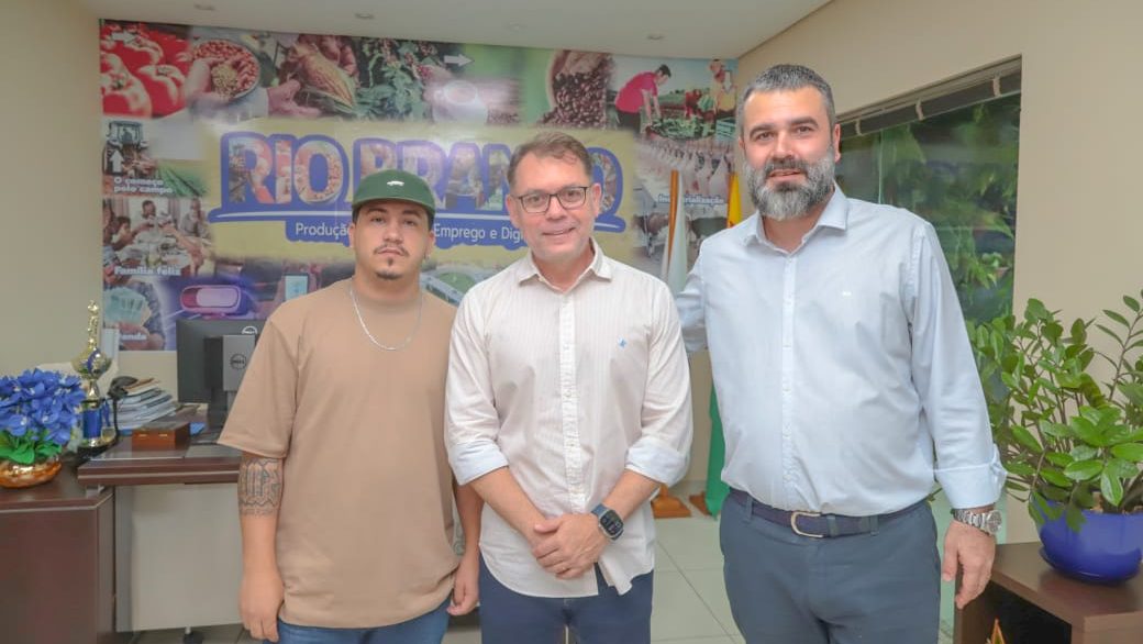 prefeito-em-exercicio-recebe-embaixador-do-wcd-norte-2025-para-discutir-turismo-e-economia-criativa