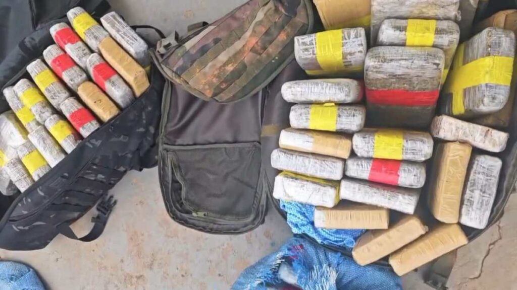 prf-apreende-cerca-de-85-quilos-de-drogas-na-br-364,-em-rio-branco