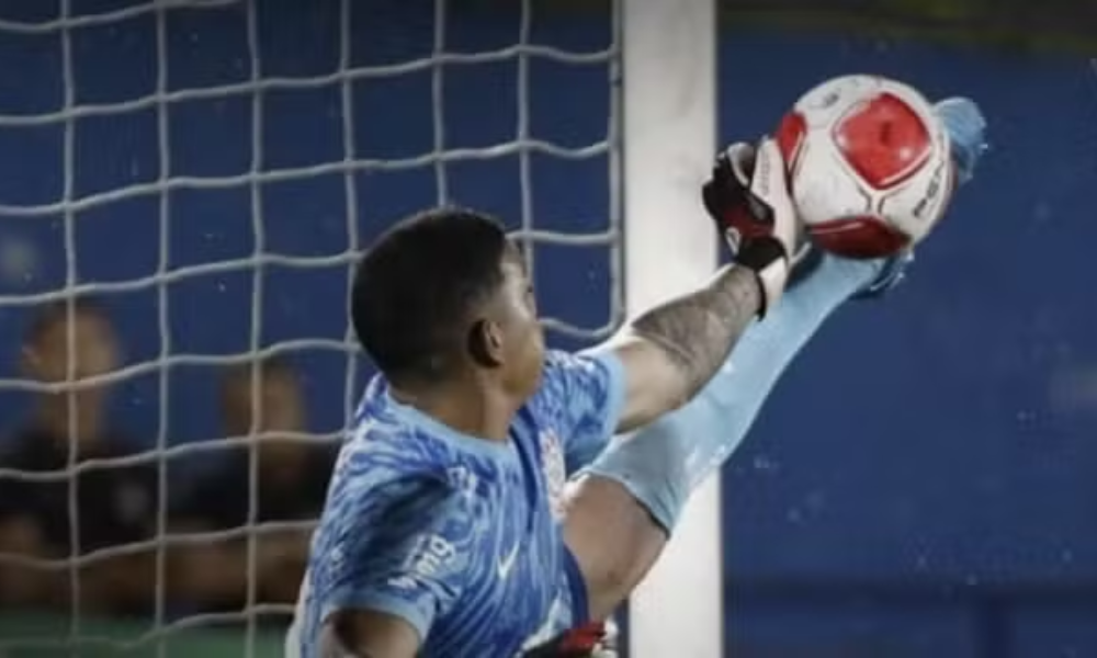 kaue-pega-3-penaltis-e-salva-o-corinthians-na-copinha