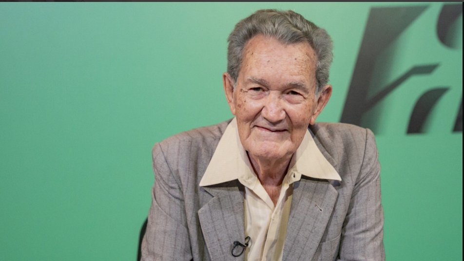 morre-o-jornalista-esportivo-leo-batista,-“a-voz-marcante”,-aos-92-anos