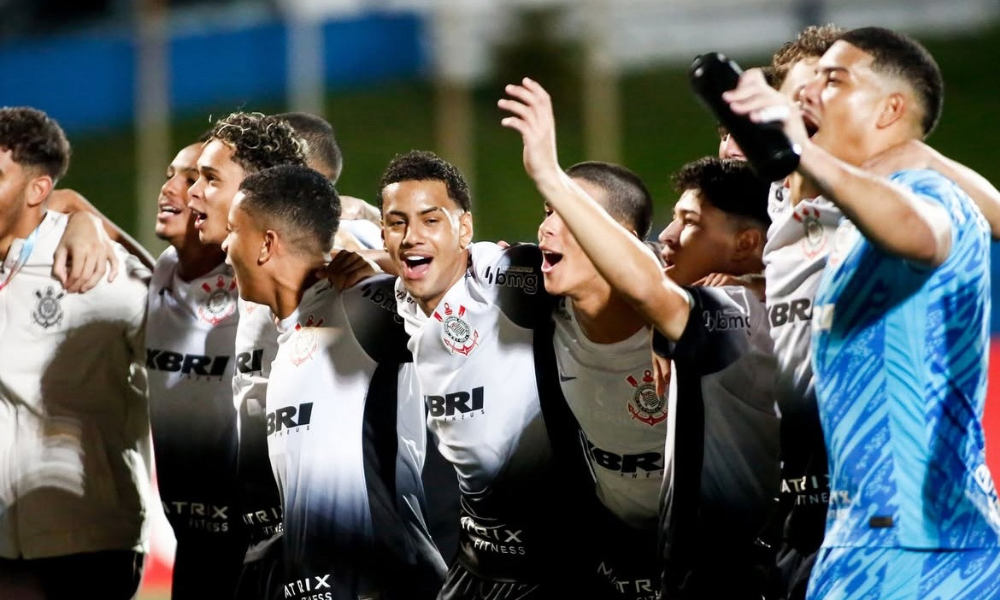 corinthians-e-gremio-avancam-para-a-semifinal-da-copinha