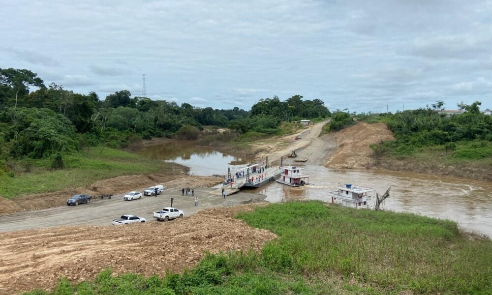 barco-colide-em-balsa-e-naufraga-no-rio-caete