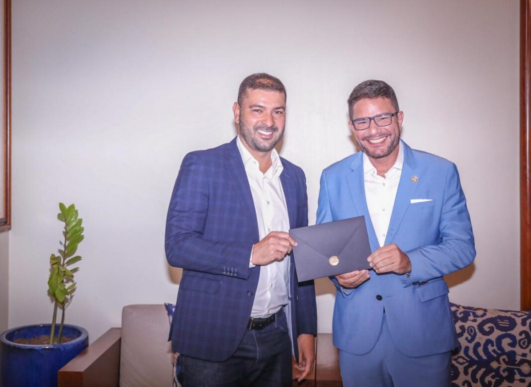 convidado-pessoalmente-para-a-posse-de-nicolau-na-aleac,-gladson-garante:-“estarei-la”