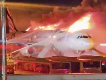 incendio-em-aviao-na-coreia-do-sul-revive-trauma,-mas-passageiros-se-salvam