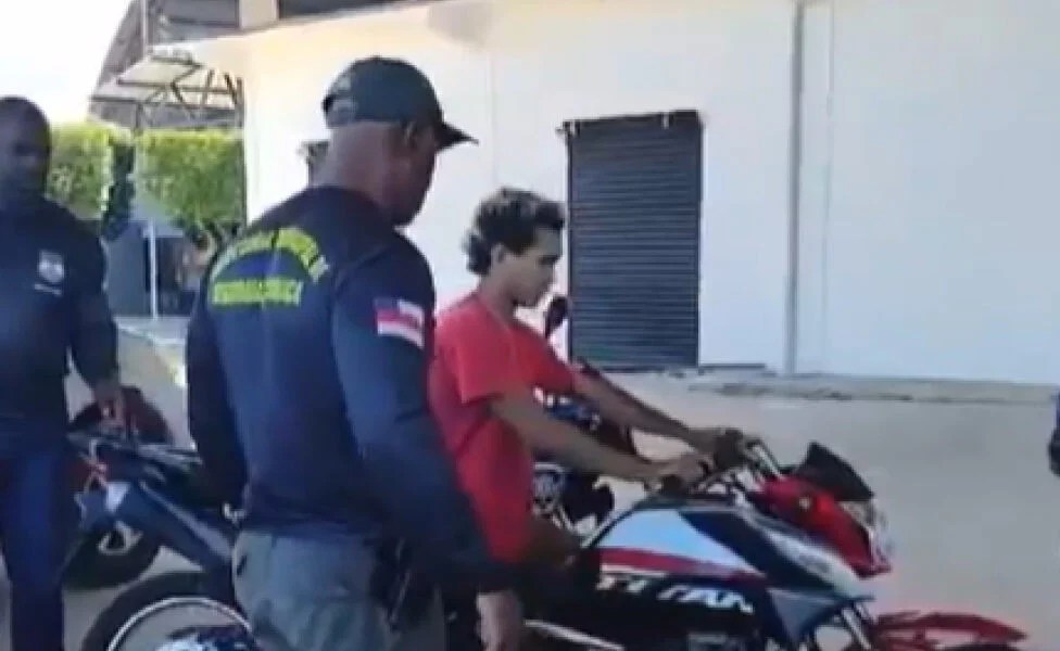 policiais-fazem-‘rolezeiro’-ouvir-barulho-de-escapamento-de-moto-em-manaus