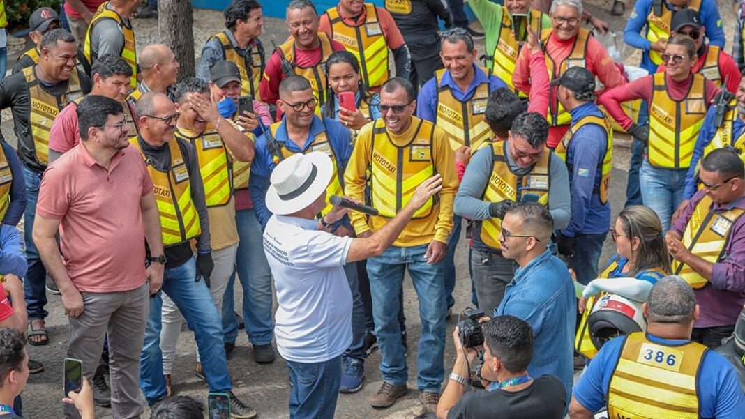 mototaxistas-fazem-ato-de-agradecimento-a-prefeitura-por-estar-cobrando-cumprimento-da-lei-com-relacao-aos-clandestinos