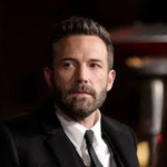 Amigos de Ben Affleck se preocupam com comportamento do ator após divórcio