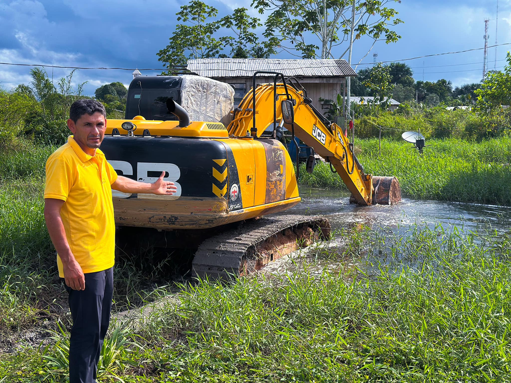 apos-reivindicacao,-prefeitura-abre-canal-para-amenizar-enchentes-na-restinga