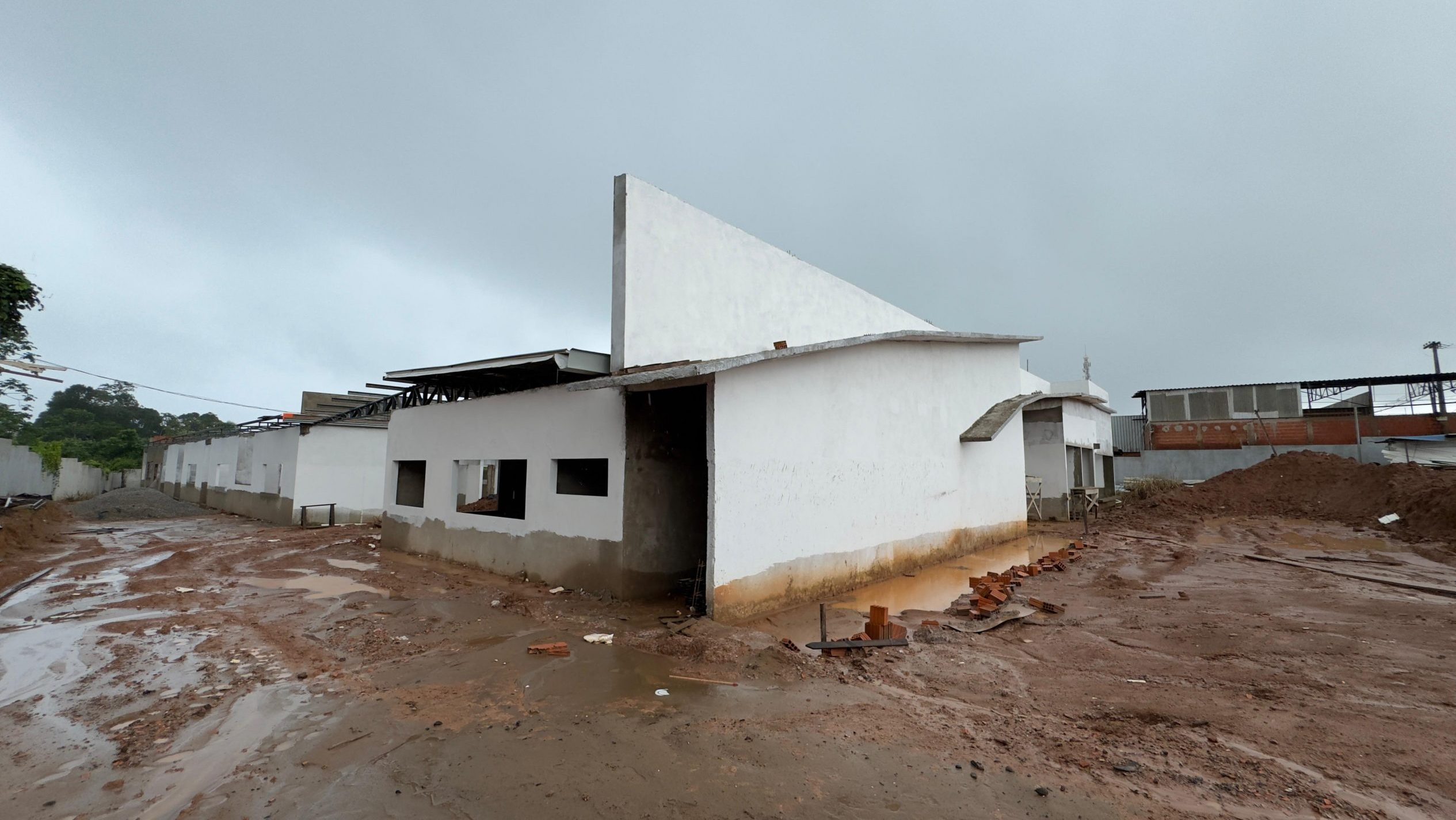 prefeito-de-rio-branco-realiza-visita-tecnica-a-obra-da-creche-na-vila-acre  