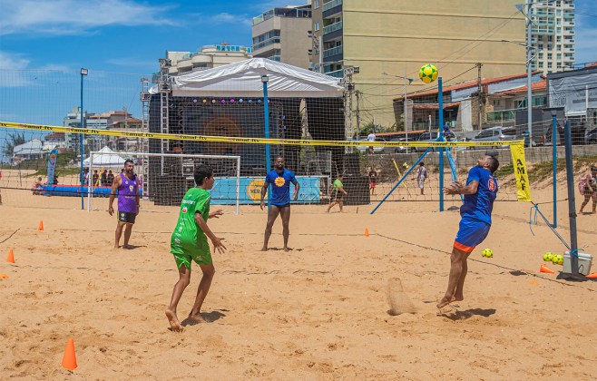 craques-dede-e-anderson-aguia-ministram-clinica-de-futevolei